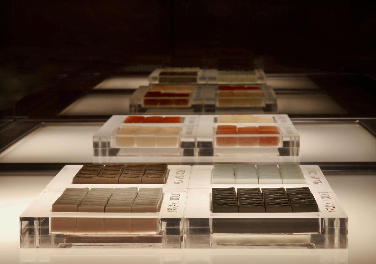 Armani Hotel Dubai Exterior photo A display of the different types of chocolate